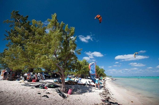 Grand Cayman Kitesurf Gear Rental - Barker’s Beach style: cruising, jumps, and tricks on flat water