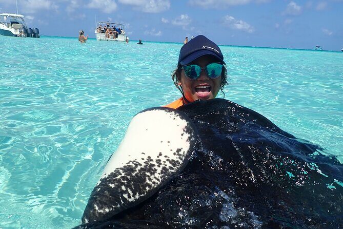 Party Boat Cruise - The classic route: Stingray City and Starfish Point (about 1 hour each)