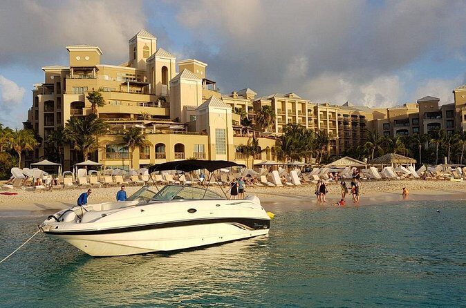 Private FullDay Stingray City, Snorkeling, Kaibo Bar & Grill and Starfish Beach - Stingray City: the famous sandbar, with real coaching