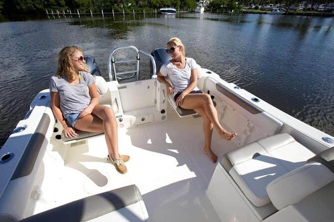 Private Stingray City Snorkeling and BioBay Charter for 10 Guests - What you’re actually getting on board (comfort items that add up)